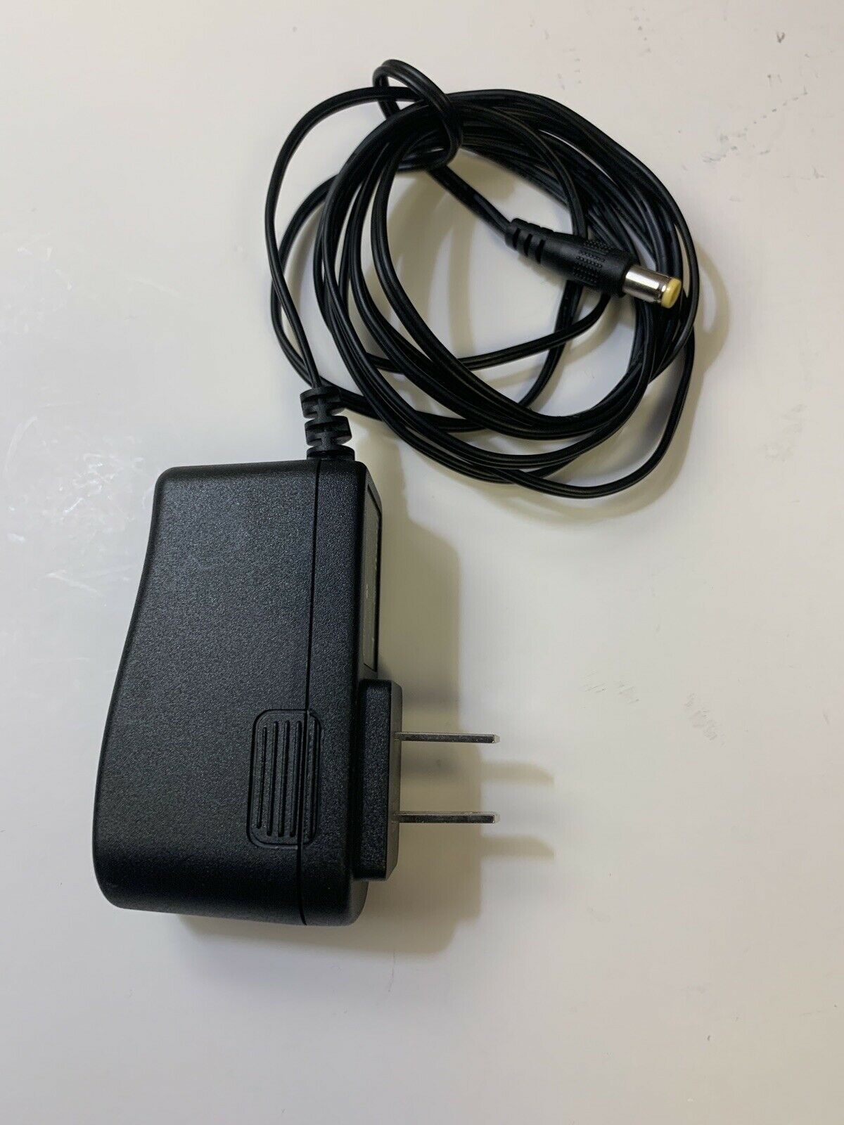 Adaptateur mural d’alimentation d’origine Roku FA-0521000SUA 5 V 1,5 A Voltage: 5V, 5 V Compatible Brand: Roku Brand Adaptateur mural d’alimentation d’origine Roku FA-0521000SUA 5 V 1,5 A Voltage: 5V, 5 V Compatible Brand: Roku Brand