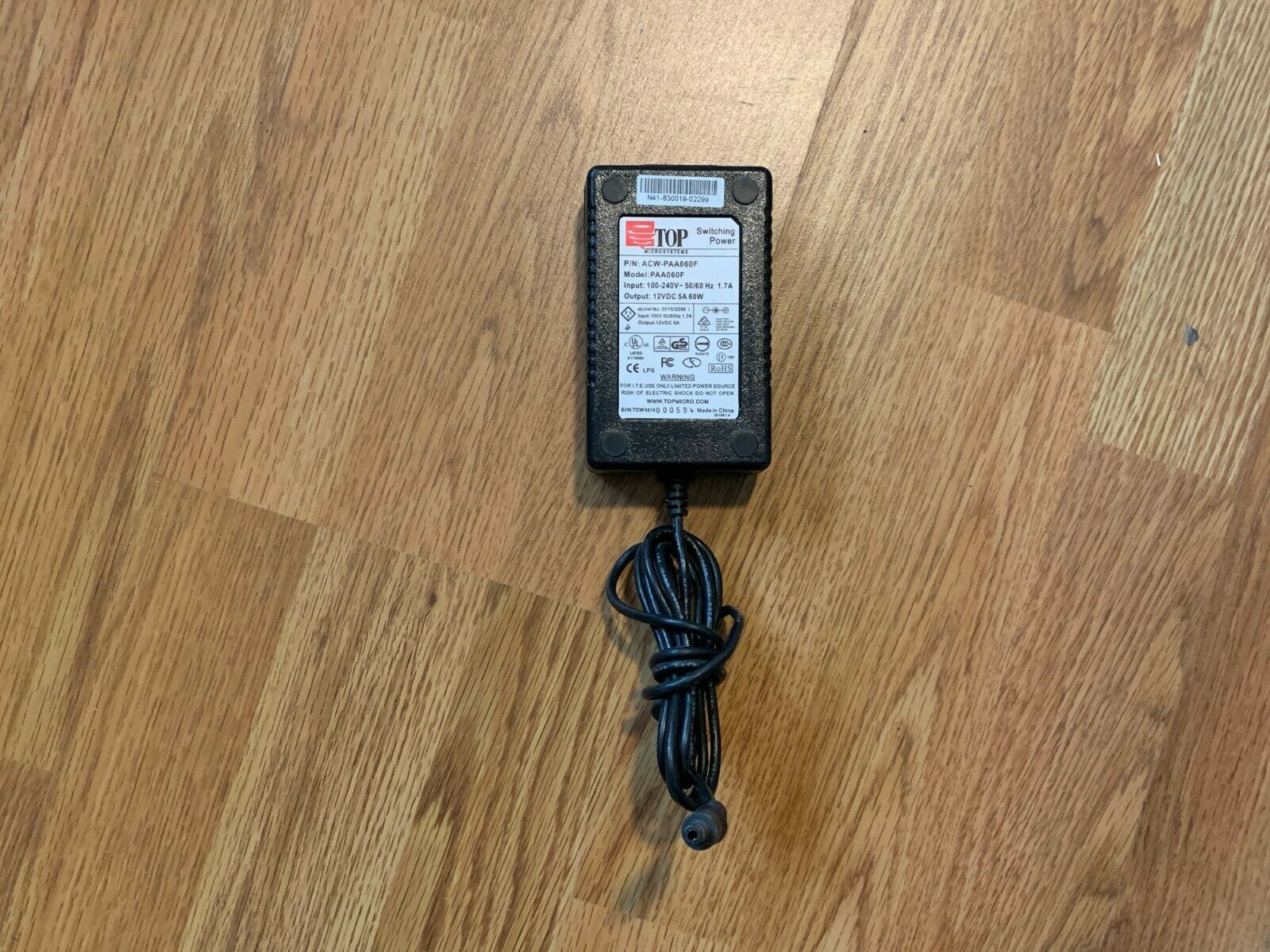 Top Microsystems PAA060F ACW-PAA060F 12VDC 5 A AC/DC Adaptateur Max. Output Power: 60W MPN: PAA060F Output Voltage: Top Microsystems PAA060F ACW-PAA060F 12VDC 5 A AC/DC Adaptateur Max. Output Power: 60W MPN: PAA060F Output Voltage: