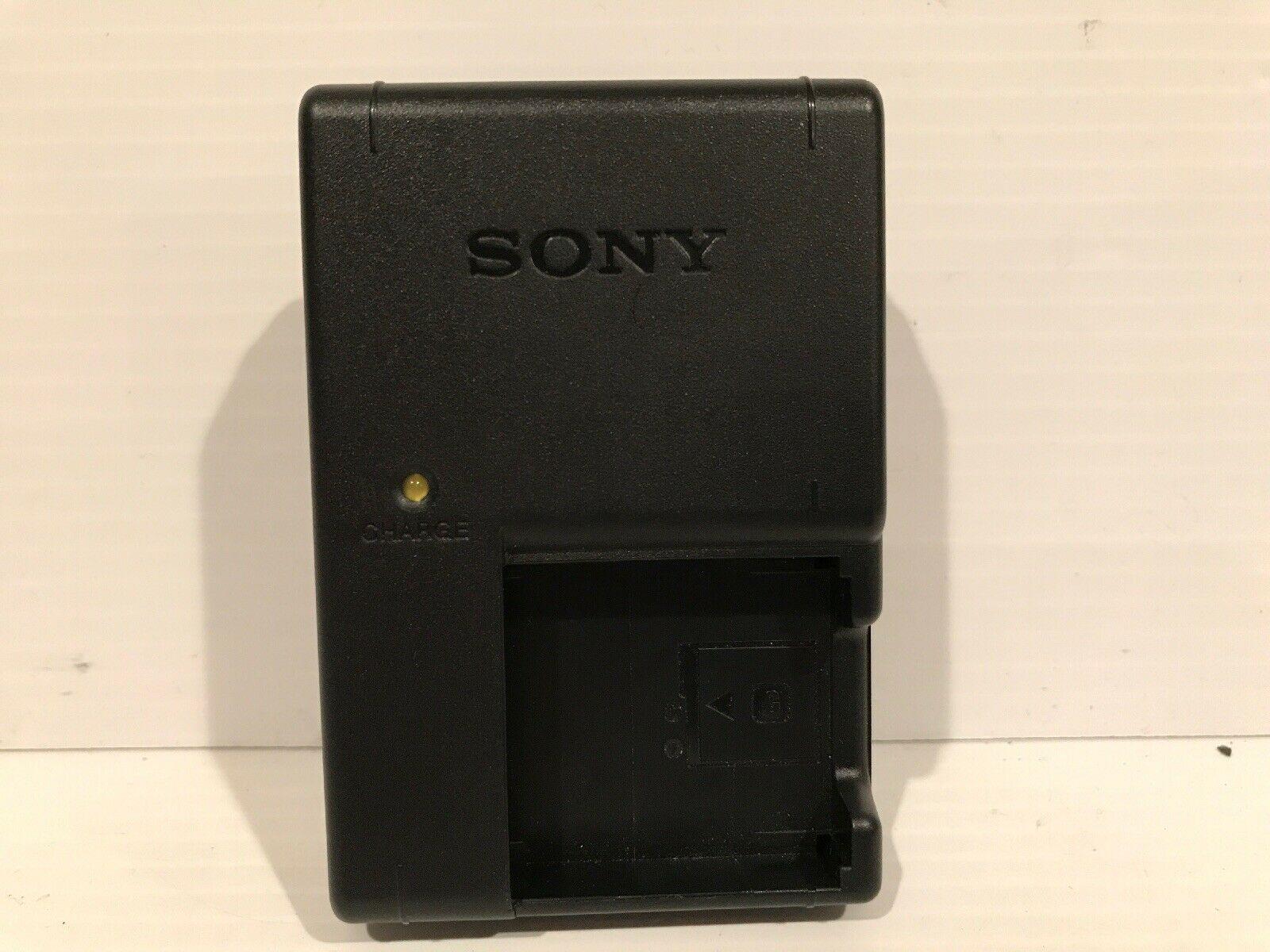 Genuine Original SONY BC-CSG BC-CSGB BC-CSGC Battery Charger NP-FG1 Brand: Sony To Fit: Camera Model: SONY BC-CSG Genuine Original SONY BC-CSG BC-CSGB BC-CSGC Battery Charger NP-FG1 Brand: Sony To Fit: Camera Model: SONY BC-CSG