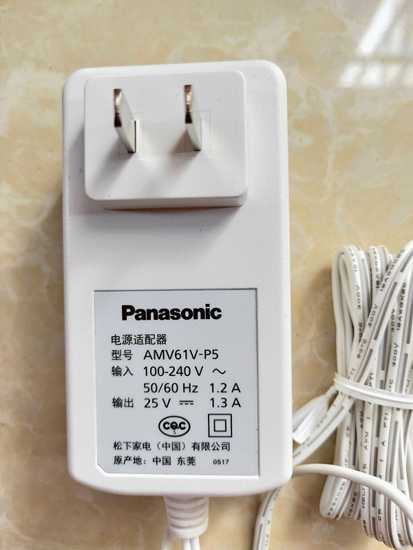 Original Panasonic handheld vacuum cleaner 25V1.3A charger AMV61V-P5 power adapter AMV61V-MB (Note: determine the positi Original Panasonic handheld vacuum cleaner 25V1.3A charger AMV61V-P5 power adapter AMV61V-MB (Note: determine the positi
