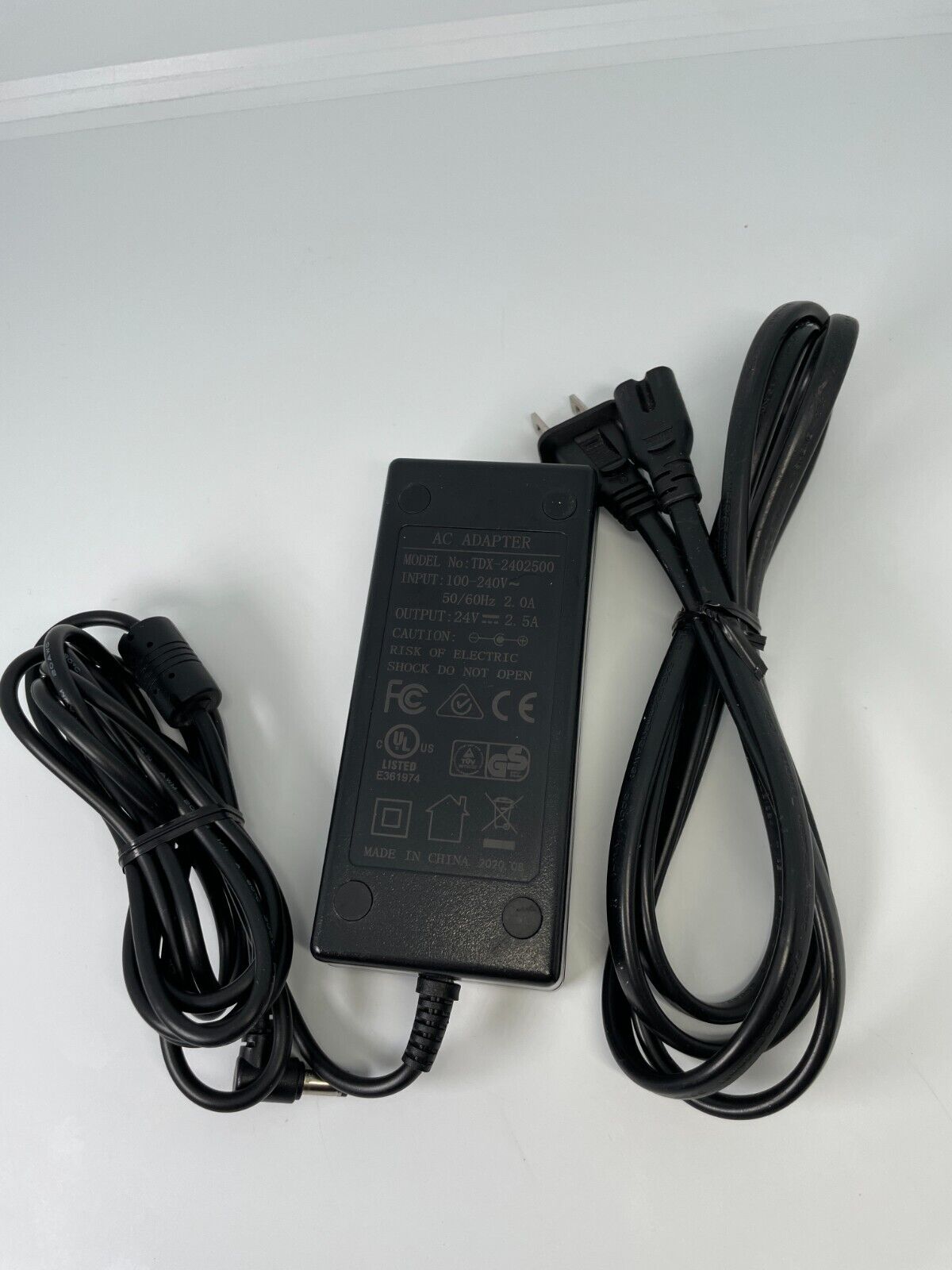 Genuine AC power adapter for SUNPAK 19 inch Bi-Color LED Ring Light Kit Compatible Brand: Universal Brand: Sunpak Li Genuine AC power adapter for SUNPAK 19 inch Bi-Color LED Ring Light Kit Compatible Brand: Universal Brand: Sunpak Li