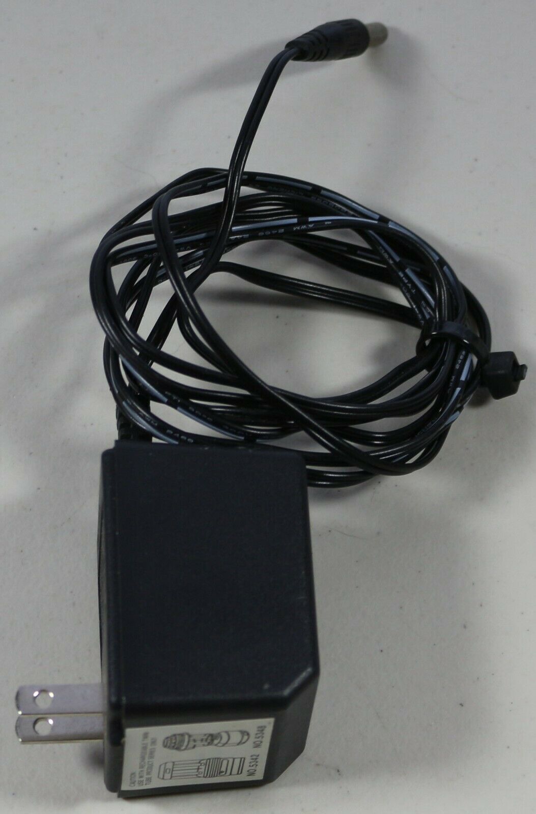Coleman A35W120400-13/1 AC Power Supply AC Adapter for Lantern 5342 & 5348 MPN: A35W120400-13/1 Compatible Model: Fo Coleman A35W120400-13/1 AC Power Supply AC Adapter for Lantern 5342 & 5348 MPN: A35W120400-13/1 Compatible Model: Fo