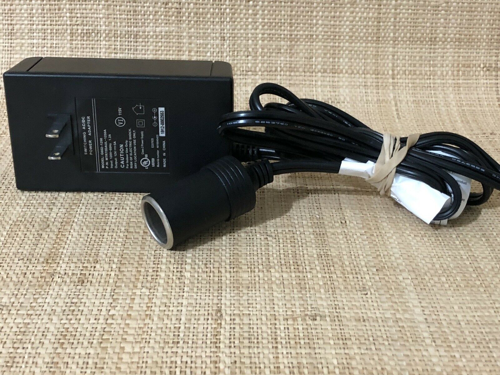 Genuine Coleman Switching AC/DC Power Adapter G602-1250 12v 5A Connection Split/Duplication: 1:2 Type: AC/DC Ada Genuine Coleman Switching AC/DC Power Adapter G602-1250 12v 5A Connection Split/Duplication: 1:2 Type: AC/DC Ada