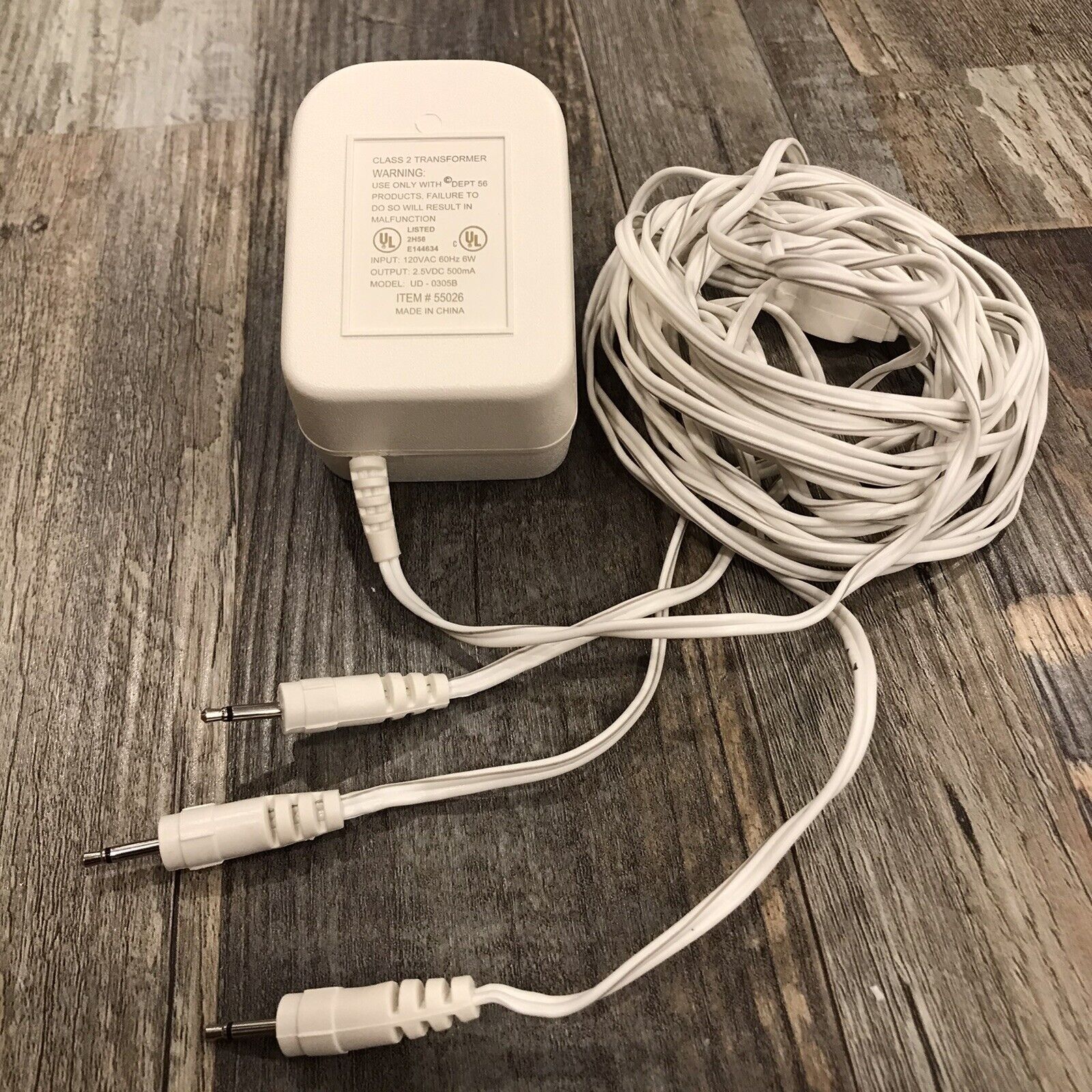 Dept 56-Village Accessory - ADAPTER 55026 - Lighting 3 Prong White - UD-0305B Brand Department 56 Type Christmas Villag Dept 56-Village Accessory - ADAPTER 55026 - Lighting 3 Prong White - UD-0305B Brand Department 56 Type Christmas Villag